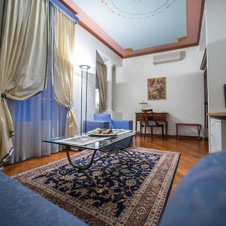 アルバ パラッツォ フィナティ Bed & Breakfast エクステリア 写真