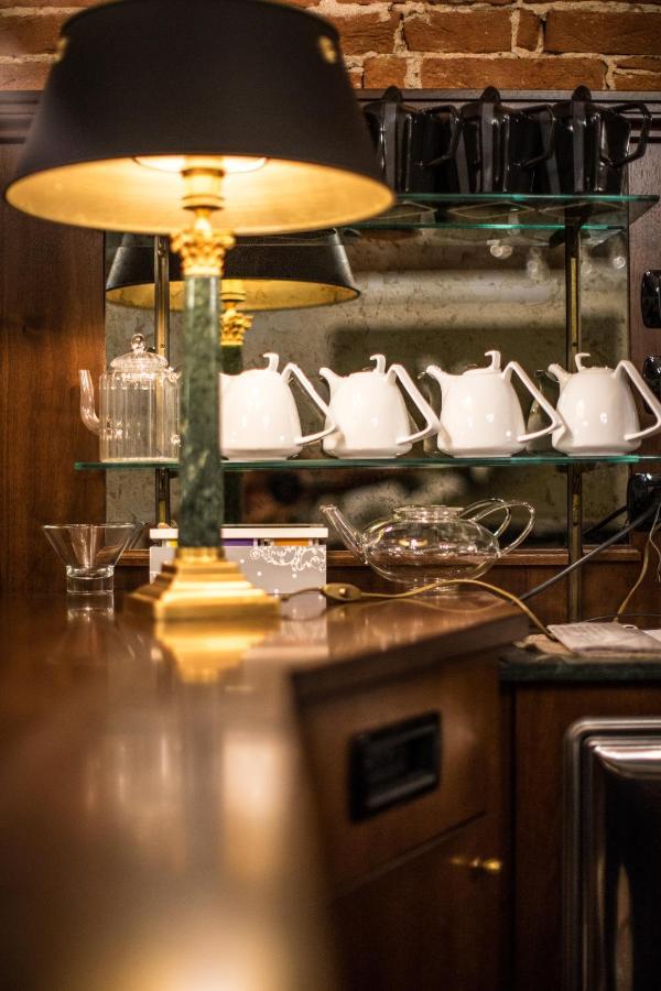 アルバ パラッツォ フィナティ Bed & Breakfast エクステリア 写真