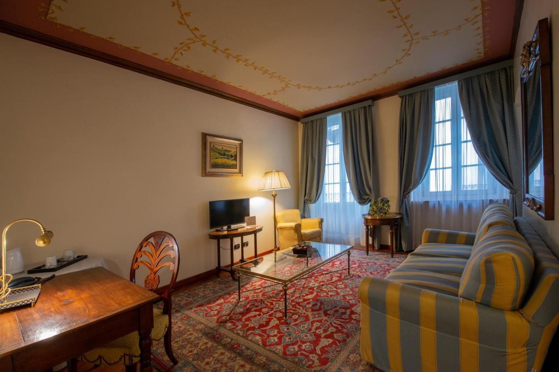 アルバ パラッツォ フィナティ Bed & Breakfast エクステリア 写真