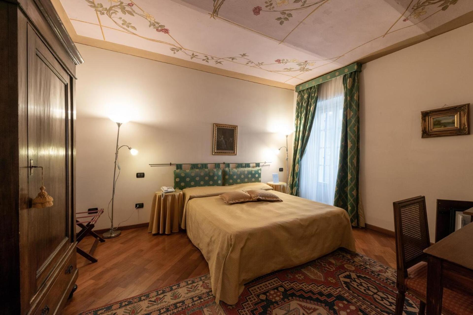 アルバ パラッツォ フィナティ Bed & Breakfast エクステリア 写真