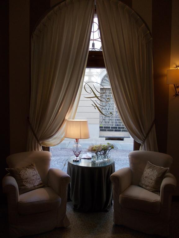 アルバ パラッツォ フィナティ Bed & Breakfast エクステリア 写真
