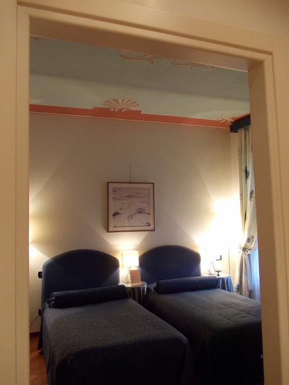 アルバ パラッツォ フィナティ Bed & Breakfast 部屋 写真