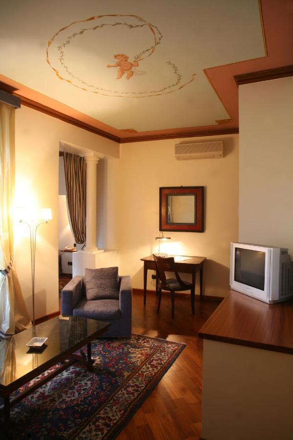 アルバ パラッツォ フィナティ Bed & Breakfast 部屋 写真